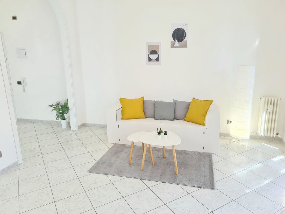 Zona giorno di via Misa dopo l'home staging