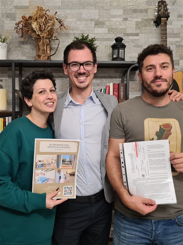 Mattia e Francesca dopo la vendita in via Calabria 9